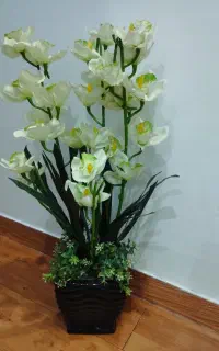 گل با گلدان