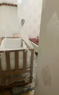 تخت‌ کنار مادر
