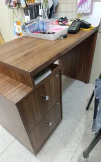 میز چوبی اداری
