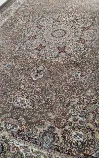 فرش ۱۲ متری و ۶ عدد پشتی
