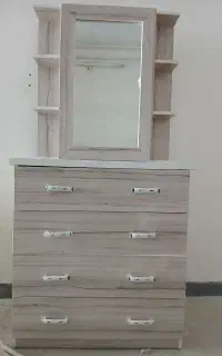 میز آرایشی