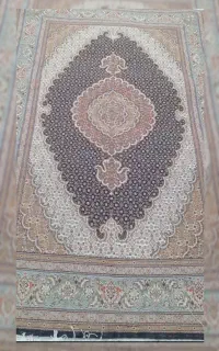 فرش ریز ماهی دستبافت