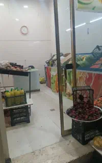 پالت میوه فروشی با ترازو