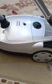 جاروبرقی الگانس 2200 وات در حد نو