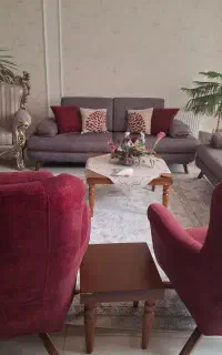 مبلمان ۸ نفره همراه میز غذاخوری ۸ نفره در حد نو