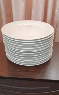 بشقاب و پیش دستی