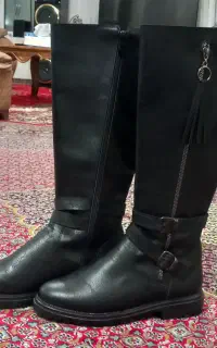 یک جفت پوتین بلند زنانه