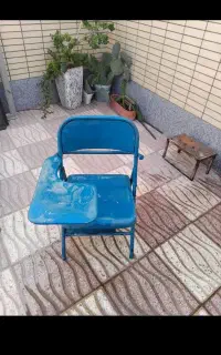 صندلی فلزی تاشو دسته دار