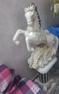 مجسمه اسب