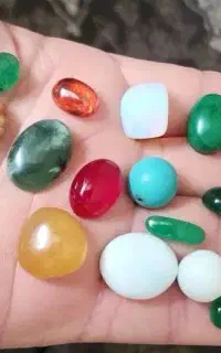 مجموعه سنگهای قیمتی و نیمه قیمتی