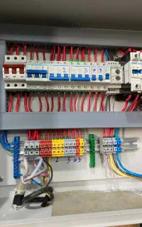 تاسیسات و تعمیرات برق