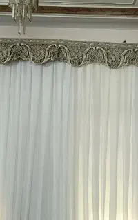 پرده پذیرایی کار ترک همراه با پرده پشت درب ورودی