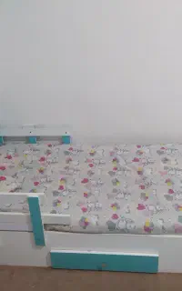 تخت نوجوان