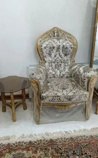 مبل و فرش و ویترین