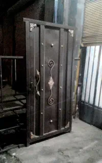 درب نفرو قوطی سنگین