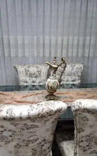 میز غذاخوری کم‌ کارکرد