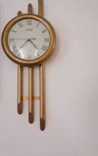 ساعت دیواری