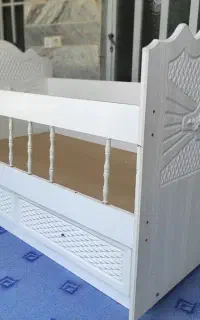 تخت و گهواره کودک در حد نو