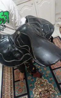 زین چرم تمرینی در حد نو‌