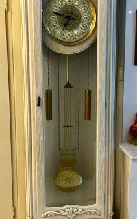 ساعت دیواری ایستاده