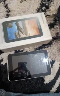 چند گوشی خراب با کارتون