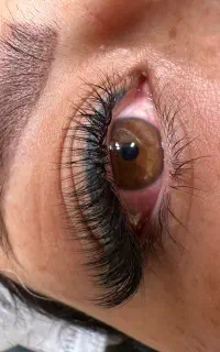 اکستنشن و کاشت مژه