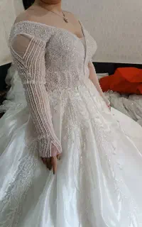 لباس عروسی وحنا
