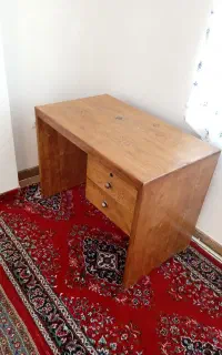 میز تحریر محکم و سنگین