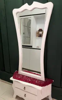 آینه کنسول و فرشینه