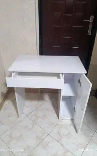 میز تحریر ، لپ تاپ