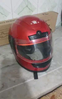 کلاه کاسکت در حد نو