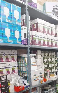 تعمیرات و فروش انواع لامپ و محافظ و پرژکتور و ...