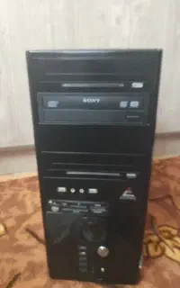 یک عدد کیس کامپیوتر کارکرده