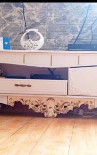 میز تلویزیون سفید