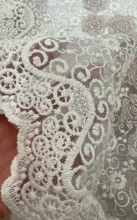 پرده تور گل برجسته آماده نصب