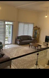 خانم جهت مرتب کردنه خونه