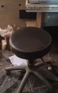 صندلی چرخدار آرایشگری یا معماری