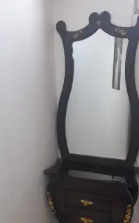 آیینه و کنسول
