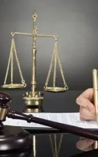 وکیل پایه یک دادگستری