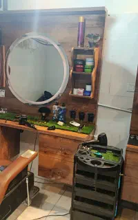 میز لوازم آرایش با آیینه