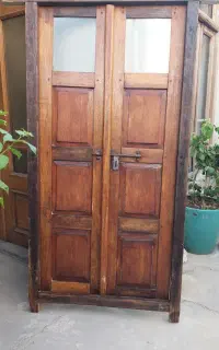 درب و پنجره چوبی قدیمی