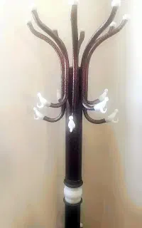 چوب لباسی ایستاده با پایه سنگی