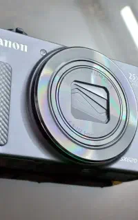 دوربین عکاسی canon کاملا سالم و کم کارکرد