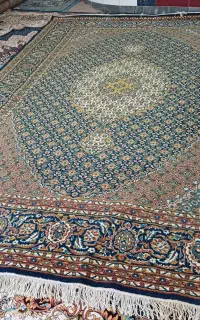تعدادی فرش ۶ متری جفت و تکی