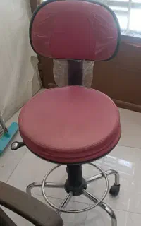 دو عدد صندلی چرخدار