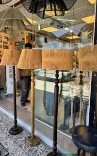 آباژور های کنار سالنی چوب گردو