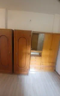 کمد به رنگ قهوه ای روشن