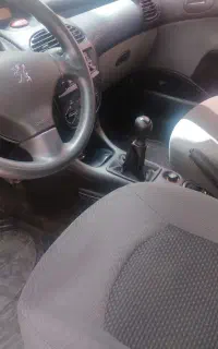 206  تیپ 2 مدل 99 در حد صفر.
