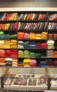 استخدام فروشنده خانم(در پوشاک زنانه )