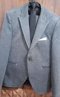 یک دست کت و شلوار کامل